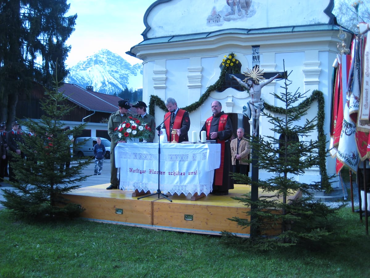 Heilige Messe bei der Floriankapelle auf der Kög