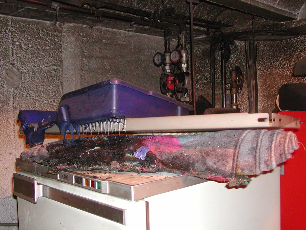 Brandrückstände in einem Keller