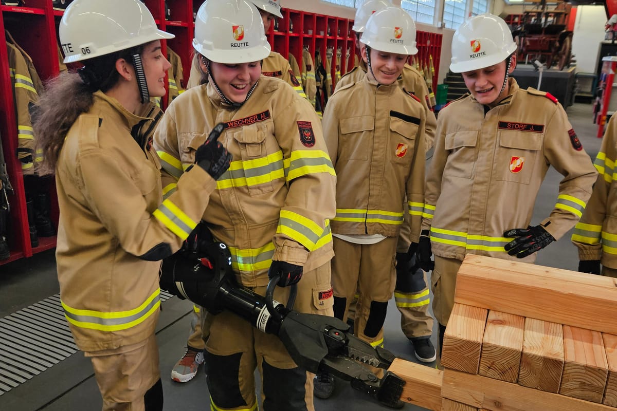 "Riesen-Jenga" mit unserer Jugendfeuerwehr