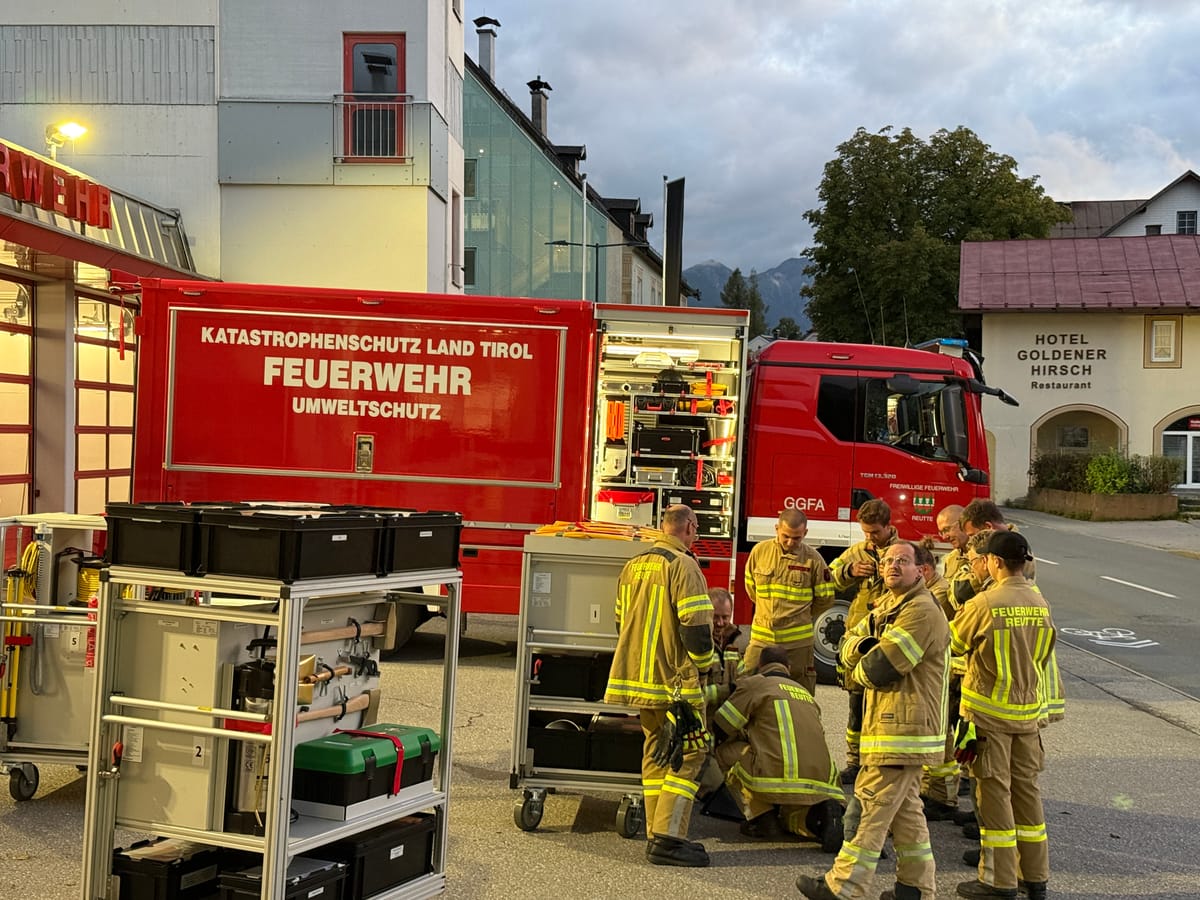 Schulung am neuen Gefahrengutfahrzeug Allrad