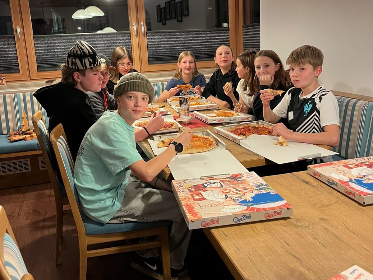 Weihnachtsfeier der Feuerwehrjugend – Activity, Pizza & Kameradschaft