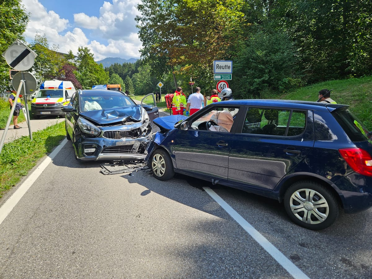 Unfall in der Kög: Frontalzusammenstoß zweier Pkw