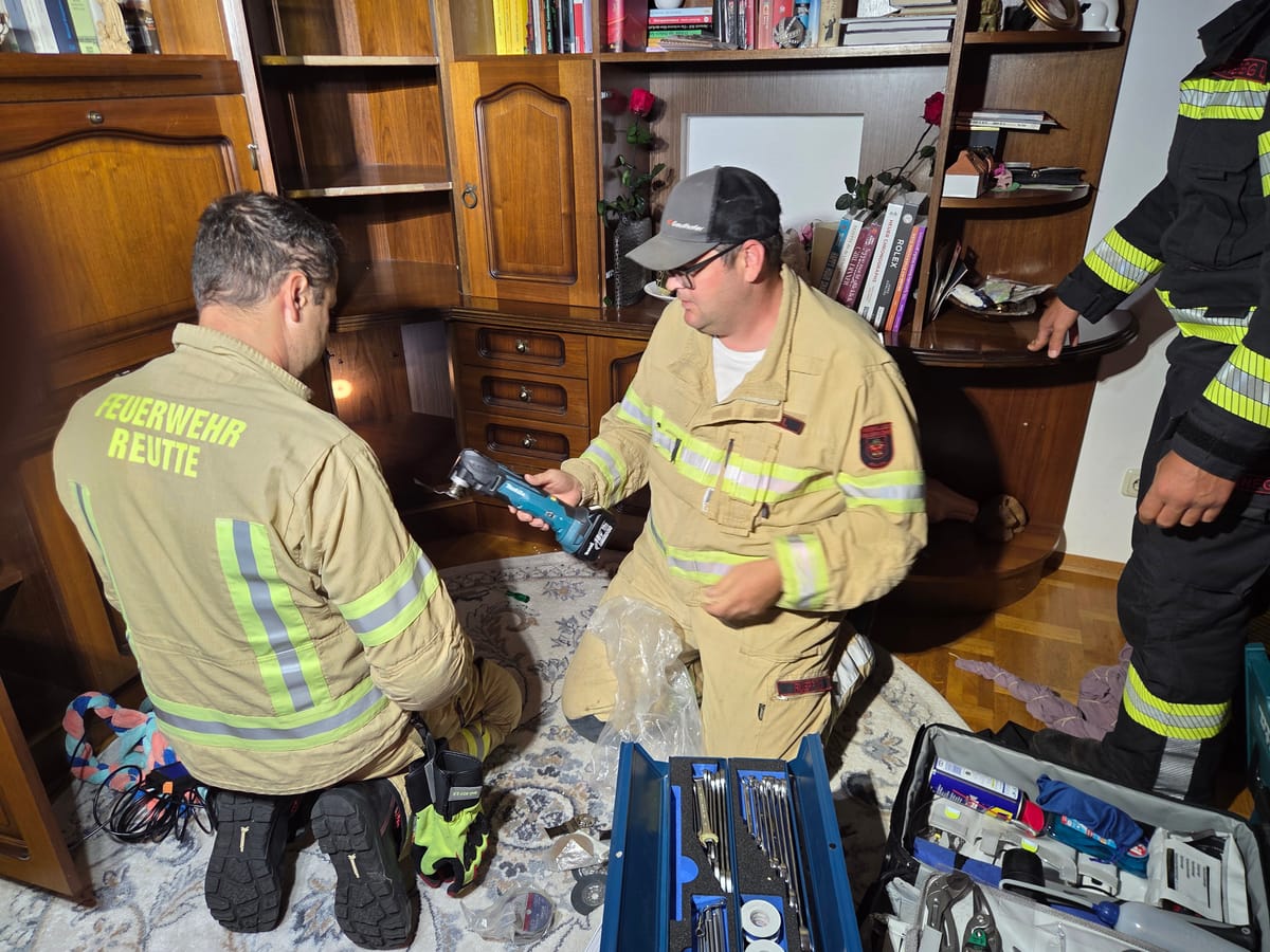 Feuerwehr rettete Katze aus Einbauschrank