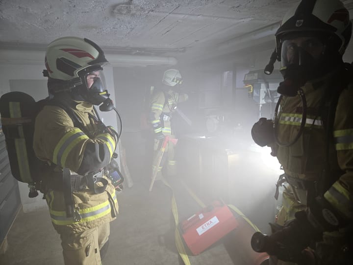 Probe: Kellerbrand in einer Weberei