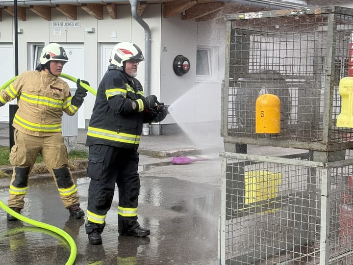 Übungen mit dem Hohlstrahlrohr
